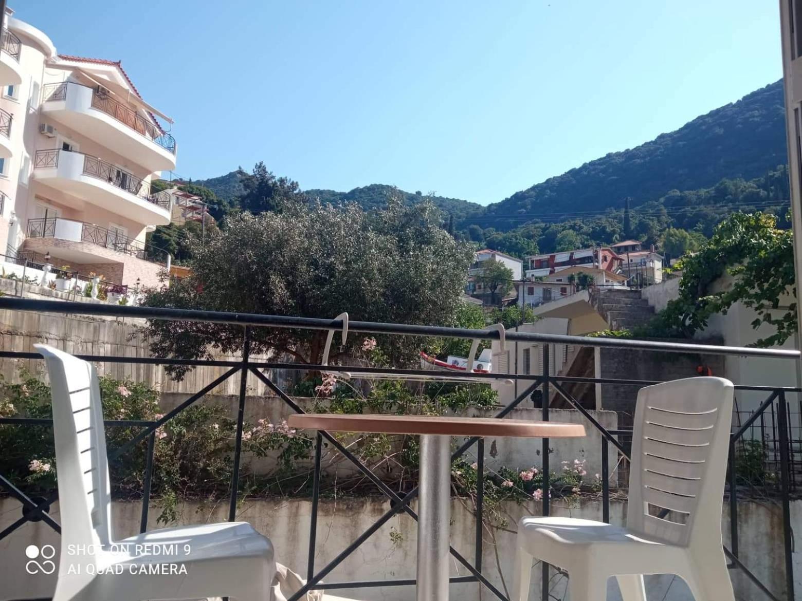Vasilis Travlos Apartment Poros  Exterior foto